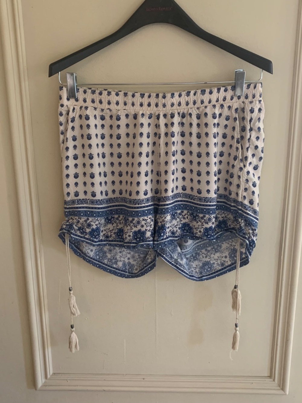 Very cute boho shorts (L)